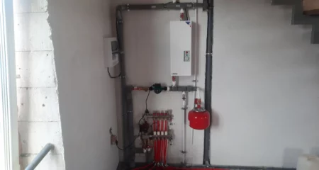 Монтаж системы отопления и водоснабжения для частного двухэтажного дома